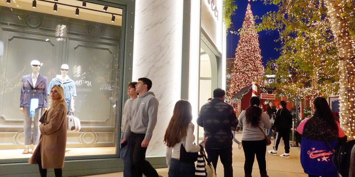 consumer-spending-2025-forecast