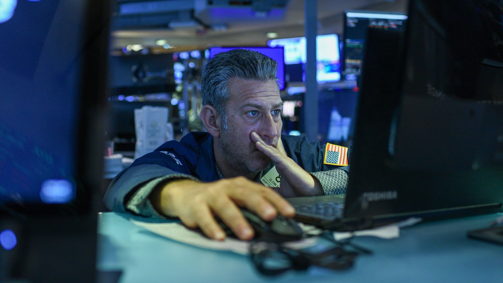 top-stocks-performing-volatility