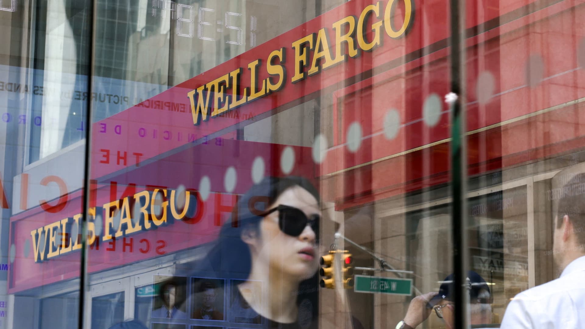 bank-trades-market-resilience