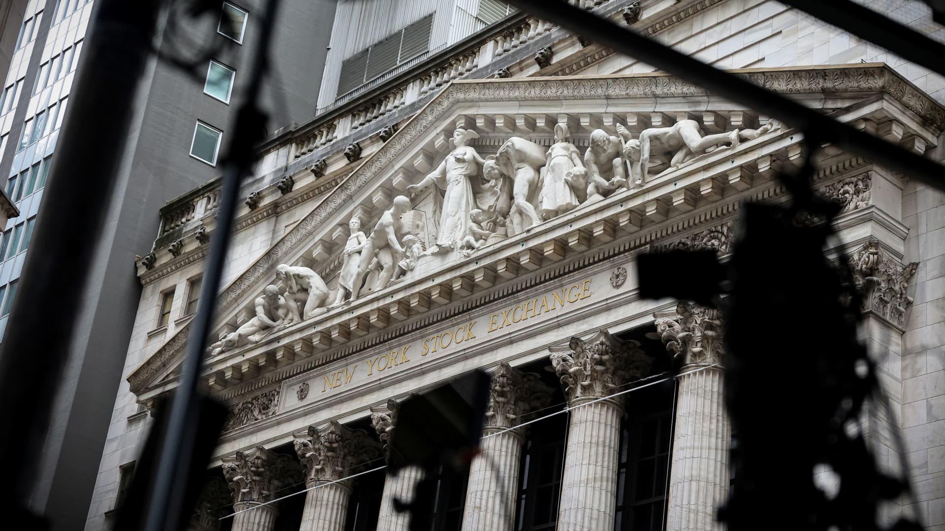 stock-market-volatility-monthly-gains
