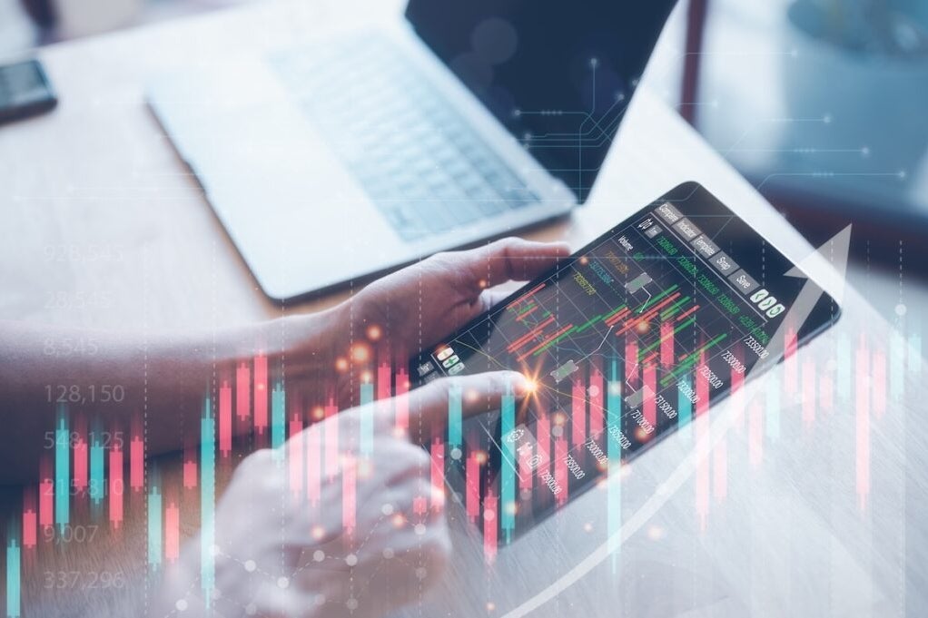 trending-stocks-nvda-tlry-opad-ibkr-kdp